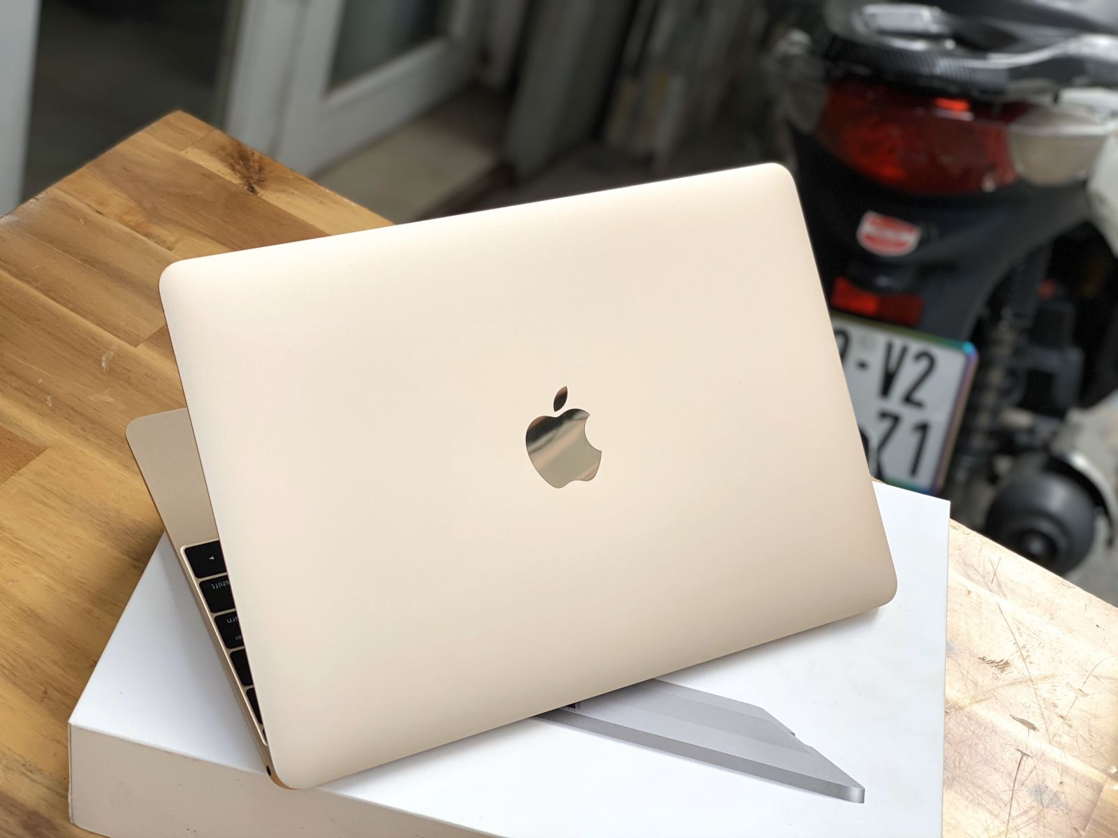 Macbook Pro 12inch 2016, Core M3 8G SSD256 Retina Màu Gold Đẹp Keng zin 100% Giá rẻ2