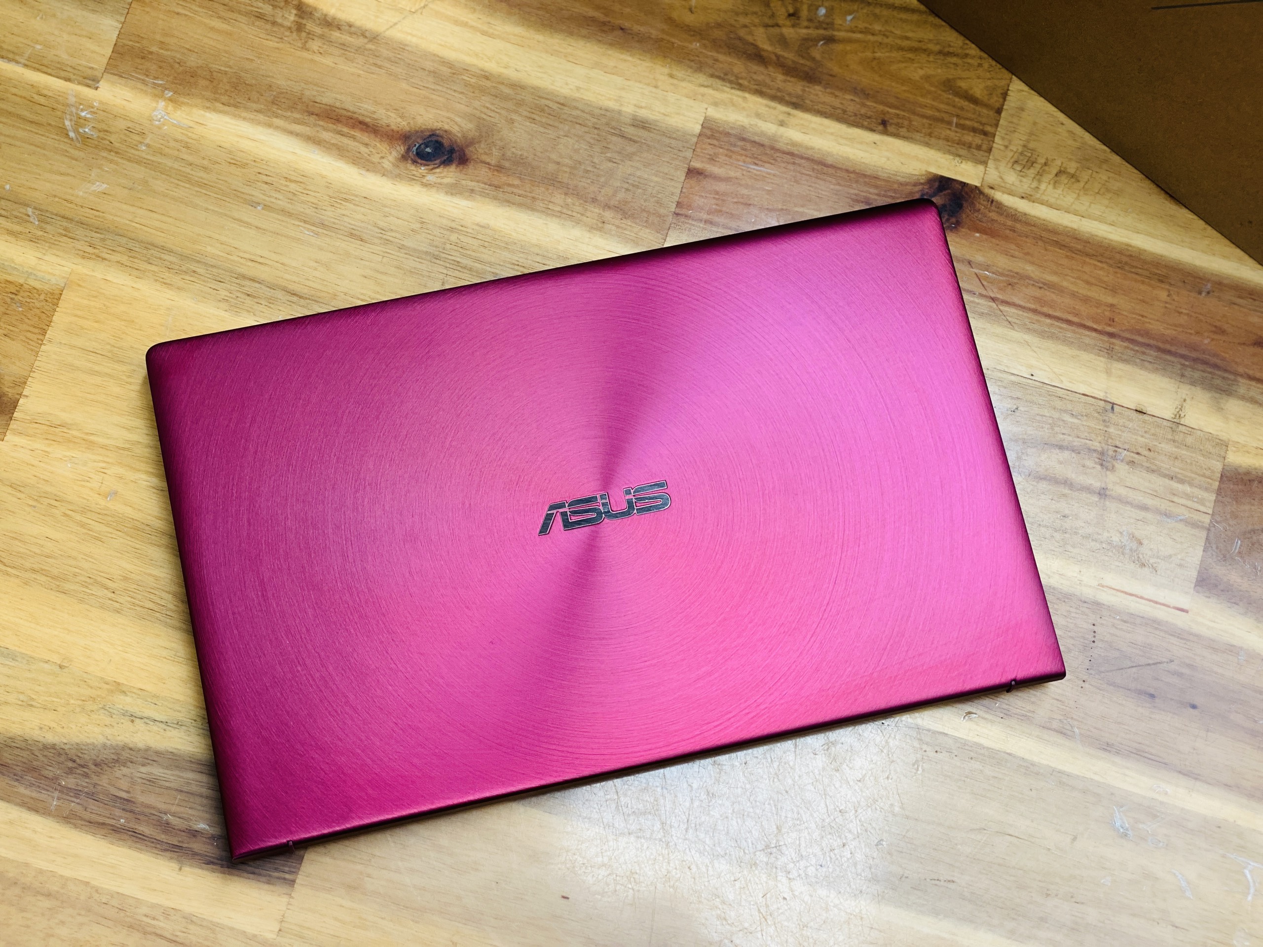 Laptop Asus Zenbook UX433FA/ i5 8265 8CPUS/ 8G/ SSD256/ Phiên Bản Giới Hạn/ Đỏ Cherry/ Giá rẻ3