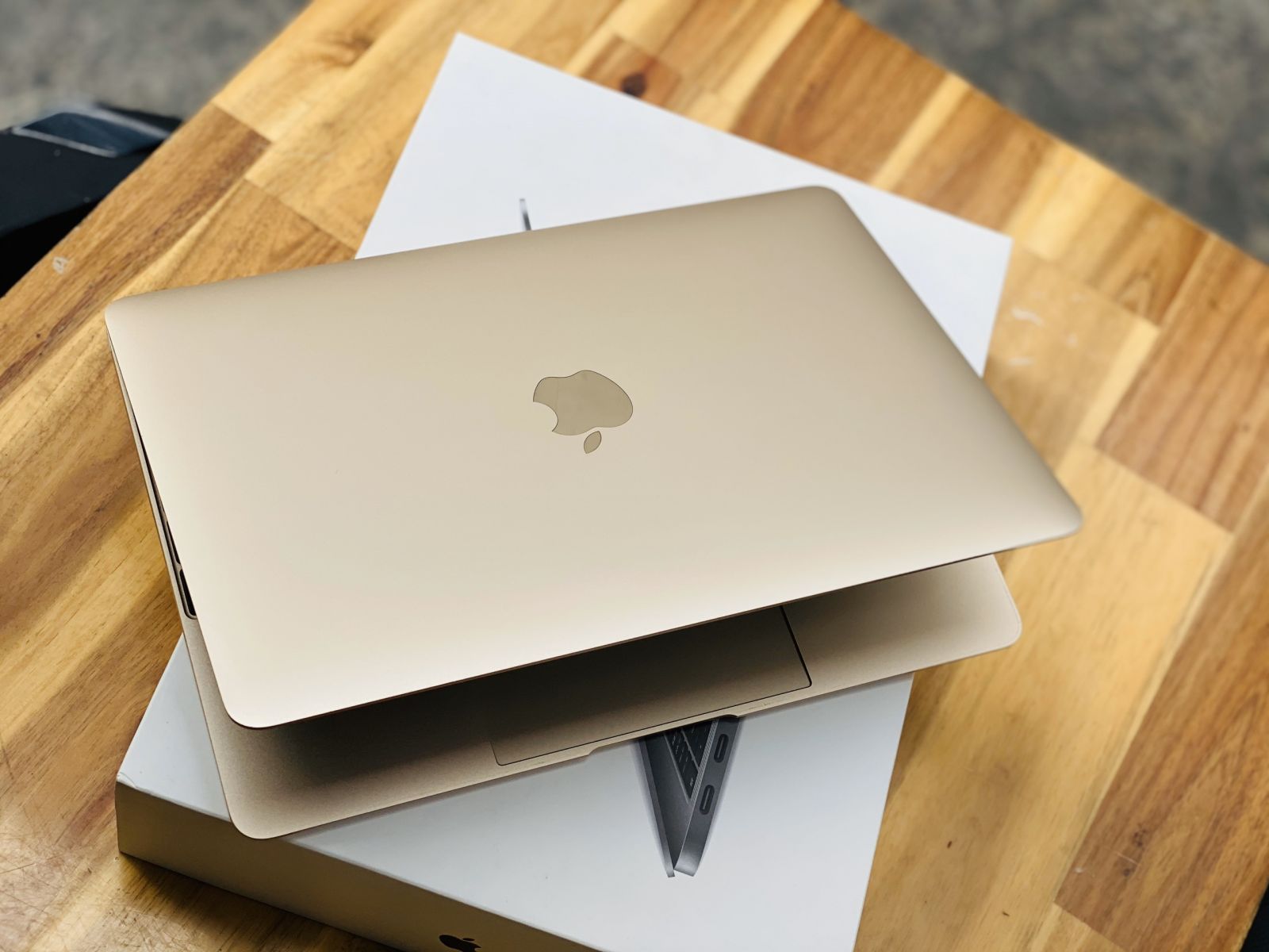 Macbook Pro 12inch 2016, Core M3 8G SSD256 Retina Màu Gold Đẹp Keng zin 100% Giá rẻ1