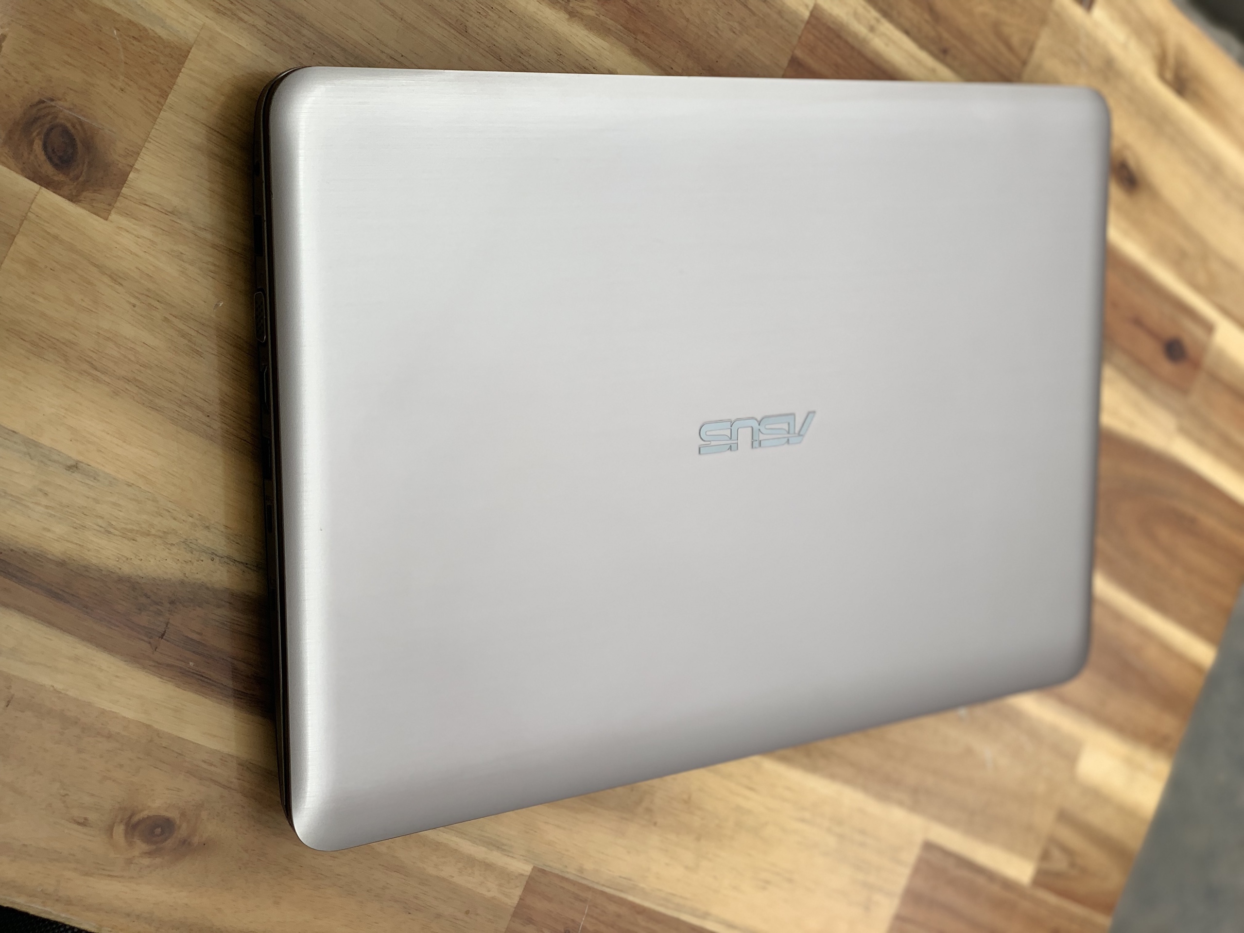 Laptop Asus A556UR, I5 6200U 4G SSD128 Vga GT930MX 2G Đẹp zin 100% Giá rẻ1