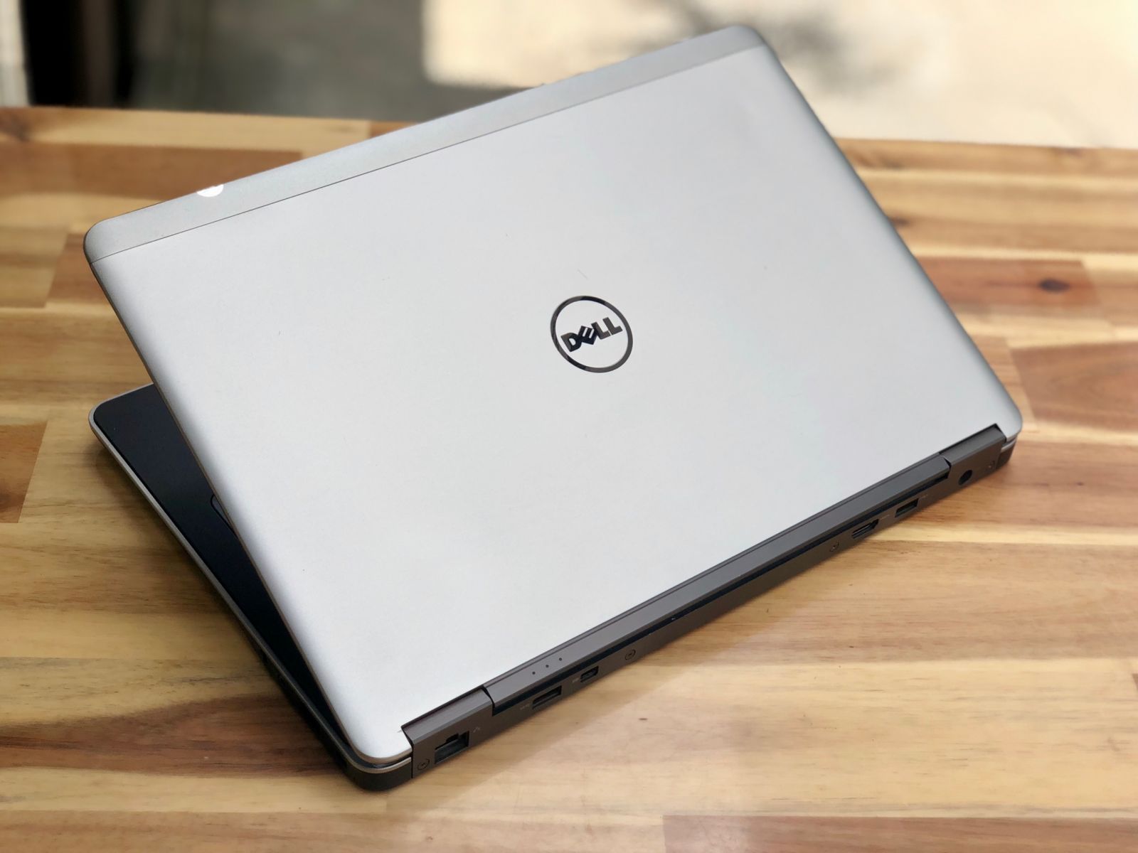 Laptop Dell Latitude E7440/ i7 4600U/ 8G/ SSD/ 14.0in/ Vỏ Nhôm/ Ultrabook/ Siêu Bền/ Gập 180 Độ/ Giá rẻ
